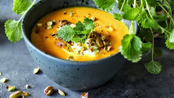 Proteinrig gulerodssuppe med rom